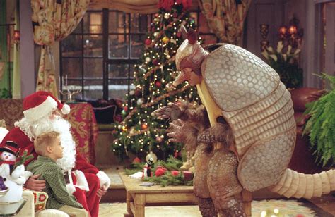 What the 'Friends' Holiday Armadillo Episode Gets Right About Interfaith Families - Hey Alma