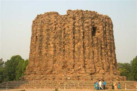 Alai Minar in Delhi | History, How to Reach, Timings & Online