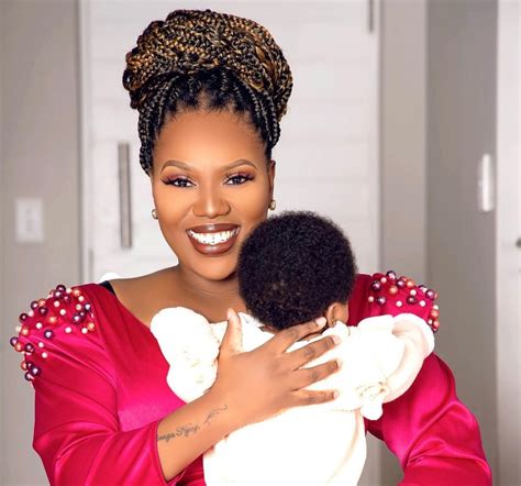 PICS| Cute Pictures Of Uzalo's MaMlambo Gugu Gumede With Her Baby ...