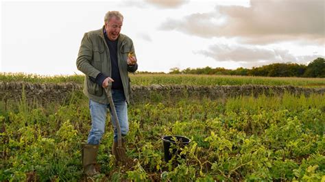 Jeremy Clarkson Admits He's 'Screwed' With Diddly Squat Farm After ...