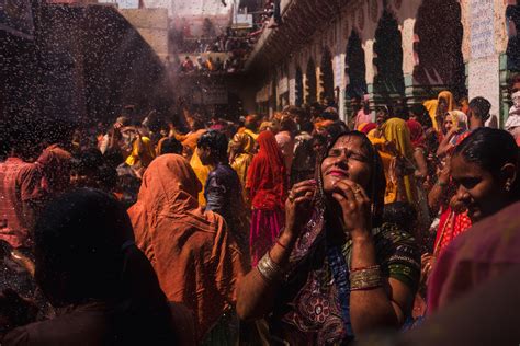 India Street Photography During the Holi Festival | Vinson Images