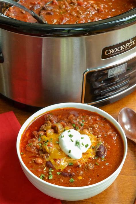 Easy Crock Pot Chili Recipe | Small Town Woman