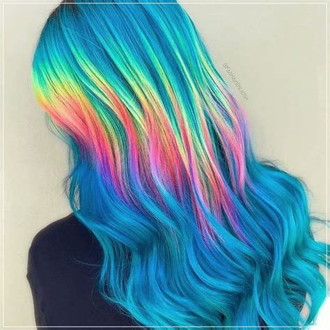 Holographic hair color to embrace the rainbow