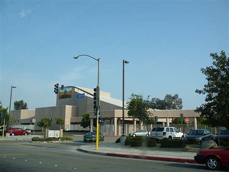 Lynwood High School 2008 | I assume this is a photo of LHS t… | Flickr