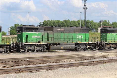 "B" Stands For Beast | BNSF SD40-2B - 302 This unit has boun… | Flickr