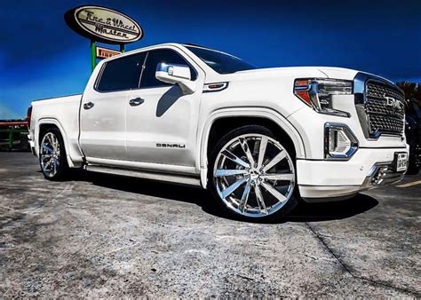 2019 denali on 26s 🔥🔥 #droppedcrewcabs | Gmc denali truck, Denali truck, Gmc trucks