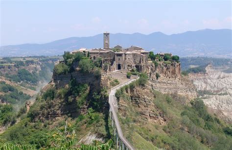 Civita di Bagnoregio - Wikipedia