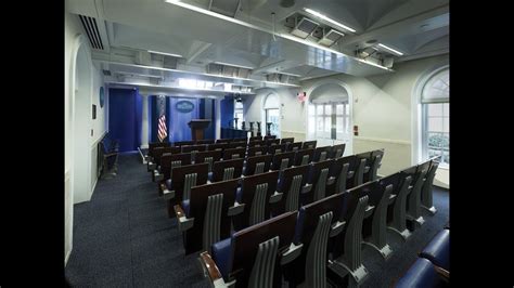 Trump's first year: How the White House Press Room has Changed - YouTube