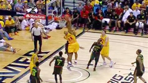 Video: Cavaliers’ Richard Jefferson dunks on Hawks Walter Tavares ...