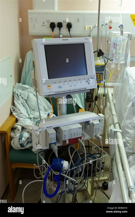 Hospital equipment Life support Stock Photo - Alamy