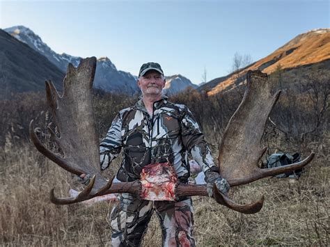 Alaska Moose Hunting Guides - Hidden Alaska Guides and Outfitters