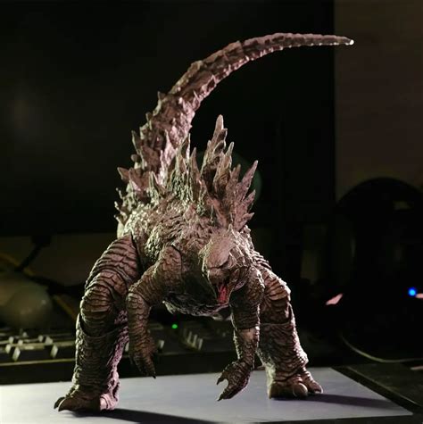 New images of Hiya Toys Godzilla figure shared online!