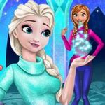 Disney Princess Playing Snowballs - CandyGirlGamez