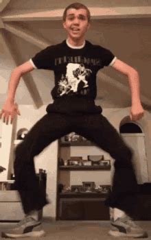 Goofy Dance GIFs | Tenor