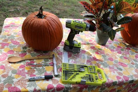 Want to carve your jack-o'-lantern in record time? Here's the drill - CNET