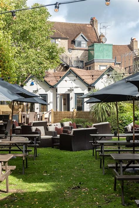 Look inside 16th century Cookham pub on the River Thames after stunning makeover - Berkshire Live