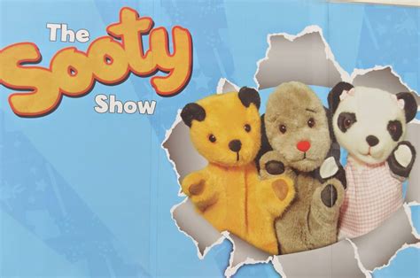 The Sooty Show Live - Review - We're going on an adventure