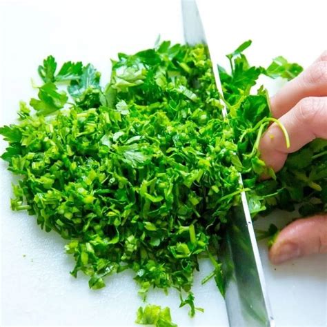 Best Parsley Substitute (15+ Amazingly Easy Alternatives, Fresh or Dried!)