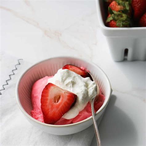 Strawberry Pudding: The Easiest Way! - Chopnotch