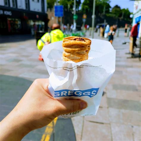 Greggs Vegan Sausage Roll Reviews | abillion