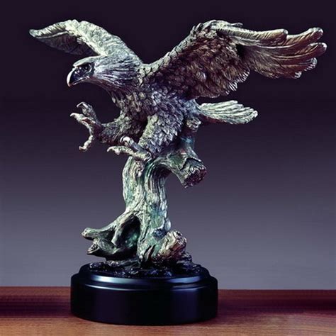 Eagle Statue - GAUB0496