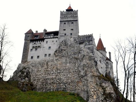 5-7 CAV Soldiers see 'Dracula's' Castle and the Romanian Royal ...