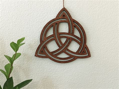 Celtic knot wall art Irish home decor Trinity wall hanging | Etsy