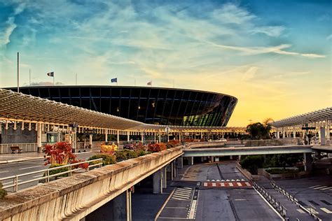 Aeroporto di Nizza: arrivi, partenze e come arrivare dall'aeroporto in ...