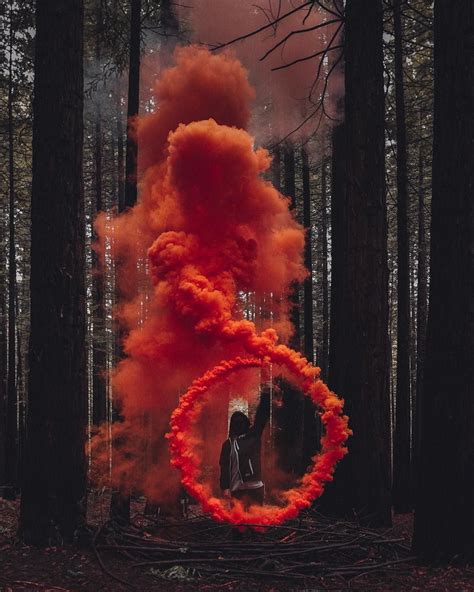 Smoke bomb for photography - discover this genre