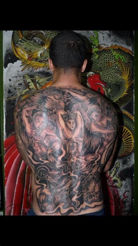 View 2 of Colin Kaepernick's back piece 2013. | Kaepernick, Tattoos for ...