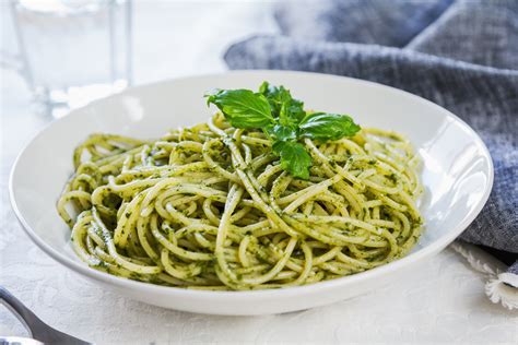 Receita de Espaguete ao Pesto de Rúcula | CyberCook