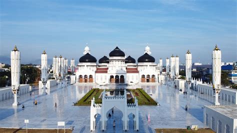 Menjelajahi Masjid Raya Baiturrahman, Wisata Religi di Aceh