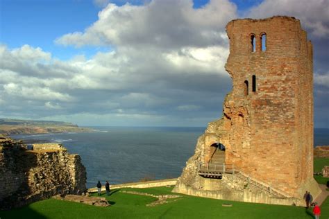 Scarborough Castle, Yorkshire Scarborough Castle, Uk Castles, Pictures Of England, English ...