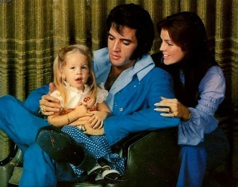 Elvis, Priscilla and Lisa Marie Presley in December 1970. Elvis And ...