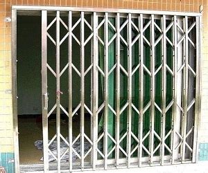 Collapsible Gates | Channel Gate | Folding Gate Manufacturer in Mumbai