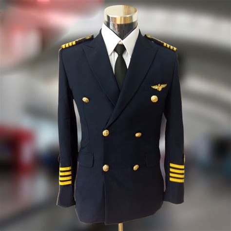 ¿Cómo se Viste un Piloto de Avión? | Uniforme completo