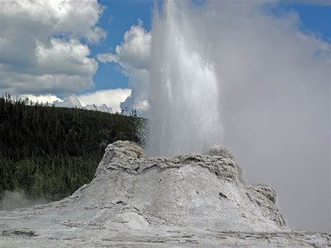 Castle Geyser eruption (1:58 PM-onward, 11 August 2016) 1 | Flickr