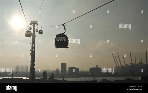 London Cable Car Stock Photo - Alamy