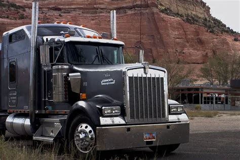 How Much Does A Kenworth Weigh? (Here Are The Numbers!) – FreightViking.com