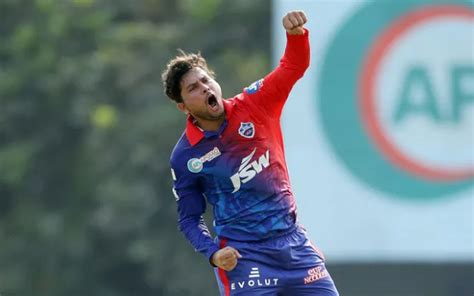 [Watch] - Kuldeep Yadav Dismisses Umesh Yadav With A Stunning Catch Of ...