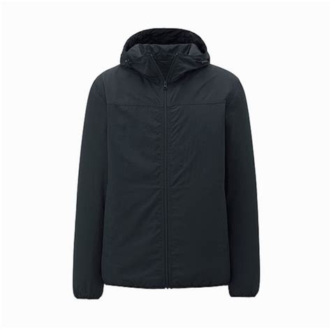 DIARY OF A CLOTHESHORSE: The Light Pocketable Parka from Uniqlo