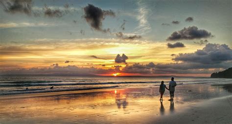 People on the Beach in Summer (in colour) - Documentary photo contest ...