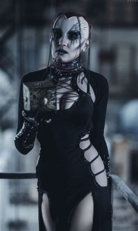 Pin by 44-DA METAL on Creature | Dark fashion, Gothic girls, Dark beauty