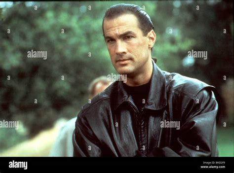 HARD TO KILL (1989) STEVEN SEAGAL HTOK 016 Stock Photo: 29176205 - Alamy