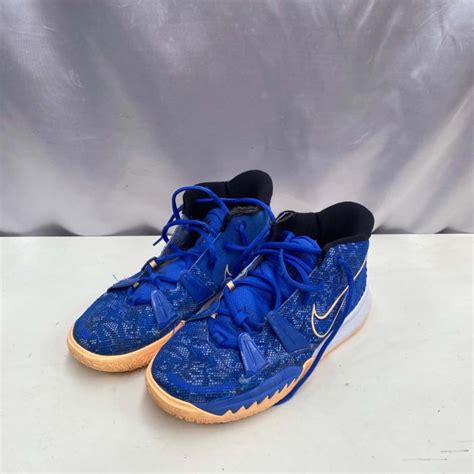 Nike Kyrie Size 7Y(s)