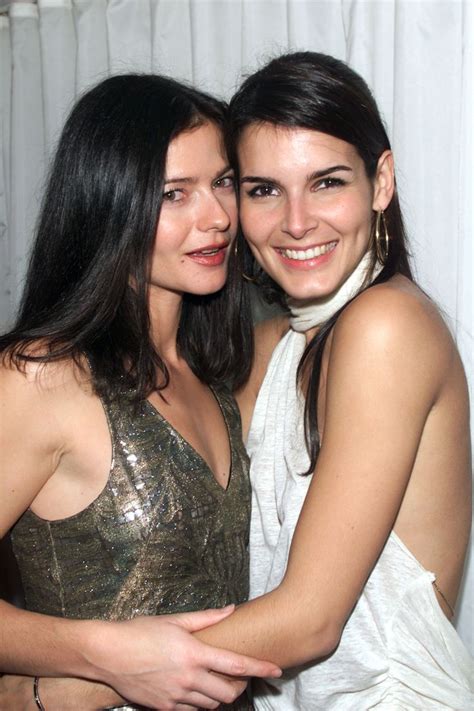 Angie Harmon | Angie harmon, Fashion tv, Beautiful actresses