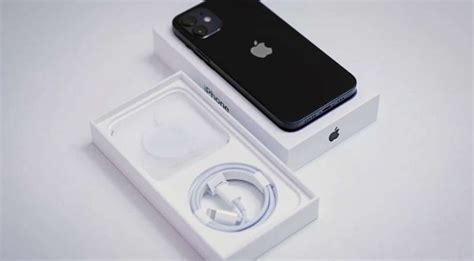 Guy Explains Ridiculous Level Of Attention Apple Puts Into iPhone Packaging