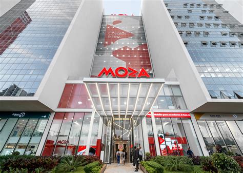 MOZA Banco — Building a brand, branding the building