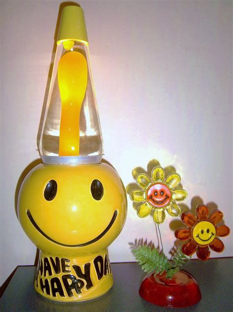SMILEY FACE LAVA LAMP Bedroom Lamps, Lamps Living Room, Bedroom Decor, Room Inspo, Room ...