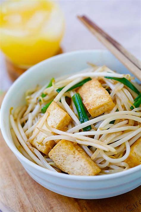 Bean Sprouts with Tofu | Easy Delicious Recipes